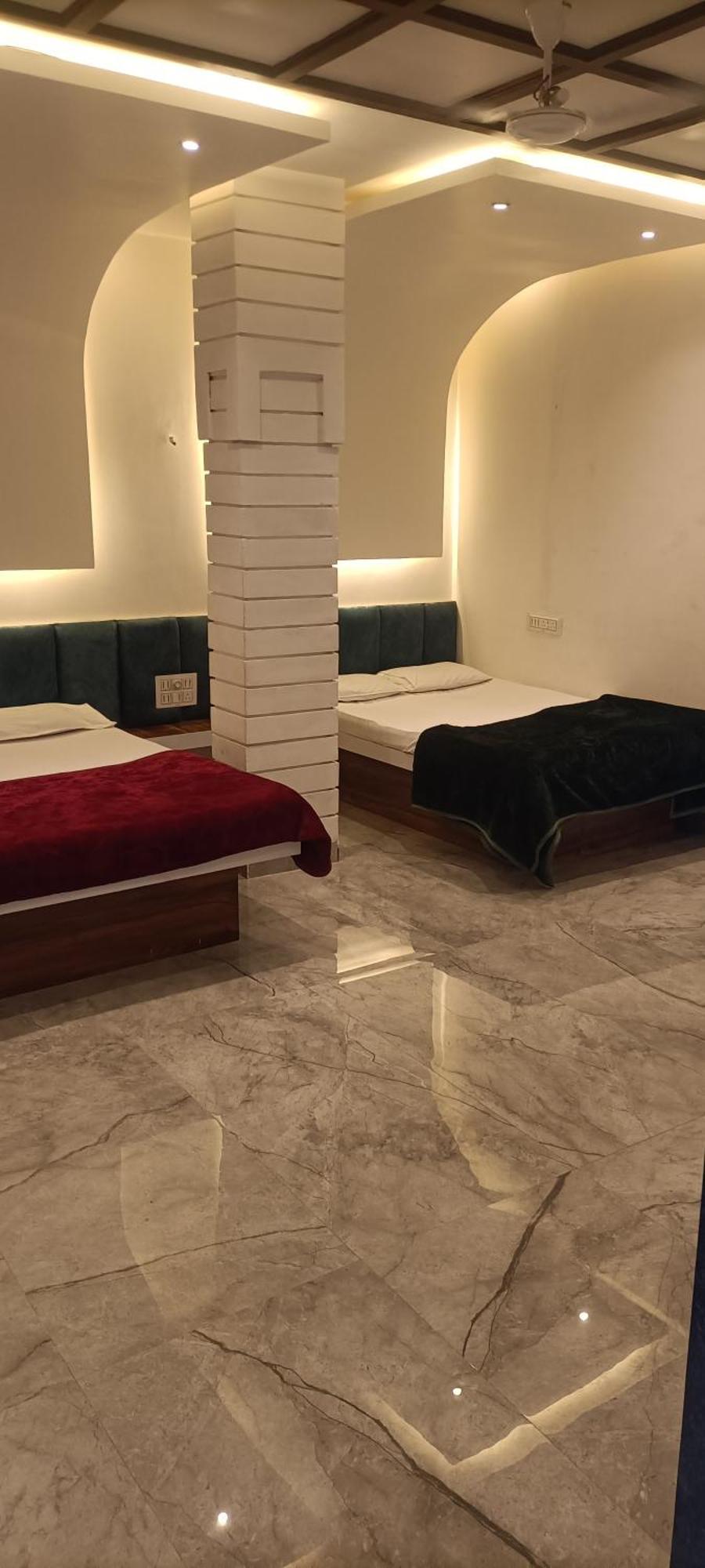 Maharaja Guest House Nashikkar Akalkot Zewnętrze zdjęcie